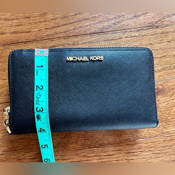 Michael Kors black Wristet - Picture 9 of 11